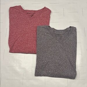 2 Pack UNTUCKit Men's Short Sleeve Tees in Red and Gray